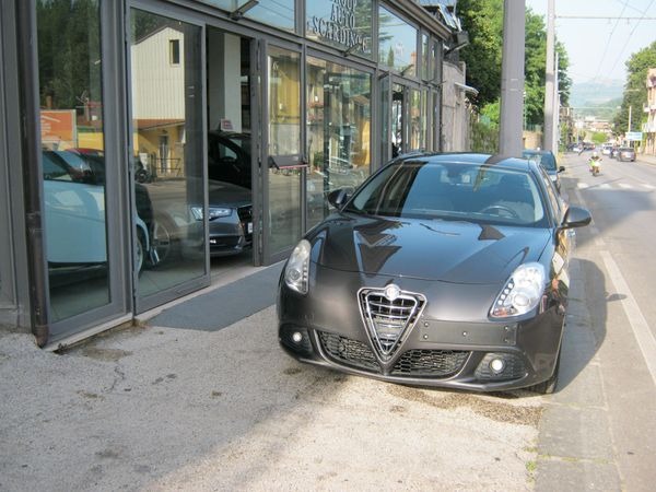 "Alfa Romeo Giulietta 1.6 JTDm-2 105 CV Distinctive"