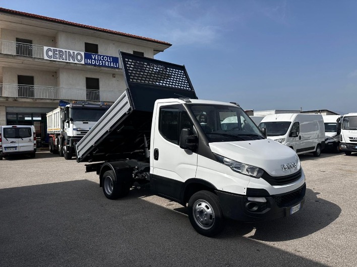 "IVECO DAILY 35 C12"