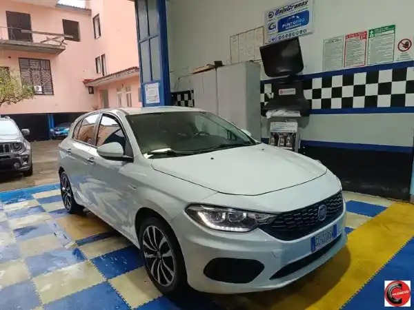 "Fiat Tipo 1.6 Mjt S&S DCT 5p. Lounge"