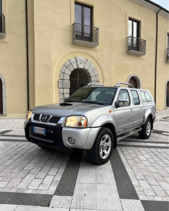 "nissan navara"