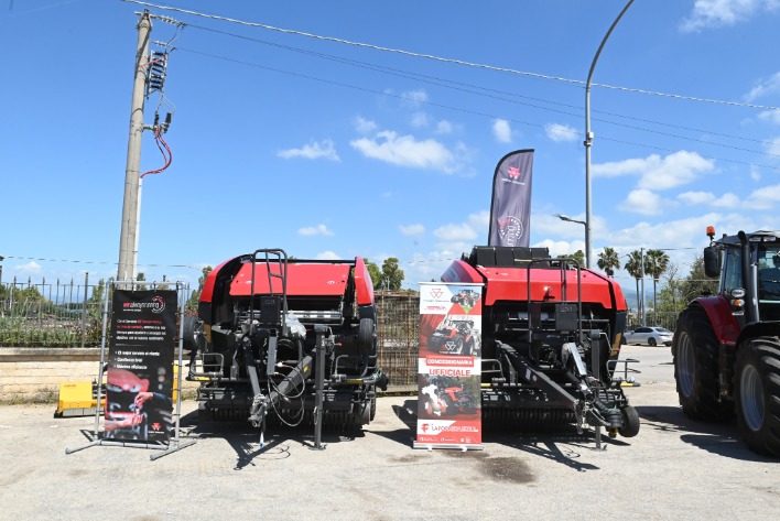 "IMBALLATRICE MASSEY FERGUSON RB.3130F"