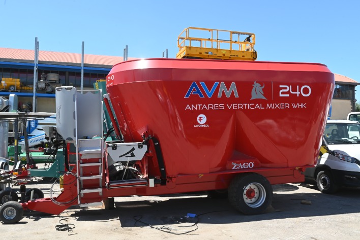 "CARRO MISCELATORE   A.V.M ANTARES VERTICAL MIXER WHK"