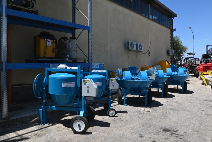 "BETOMIERE POLIERI DI VARIE MISURE E MODELLI"