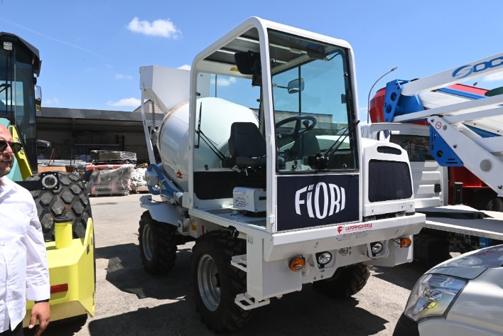 "BETOMIERA GOMMATA FIORI DB 180"