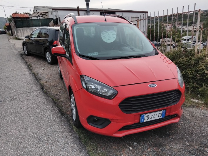 "Ford Tourneo Courier 1.5 TDCI S&S Plus 101 CV Anno 2021 Km 29000"