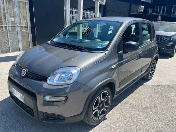 "Fiat Panda Panda 1.0 firefly hybrid City Life"