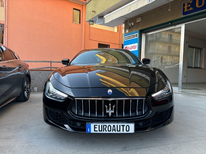 "Maserati Ghibli V6 3.0 Diesel 250CV NERA -2020"