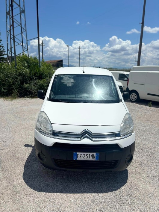 "Citroen Berling\u00f2  ( Passo Lungo \/ Doppia Porta Scorrevole \/ 3 Posti Anteriori )"