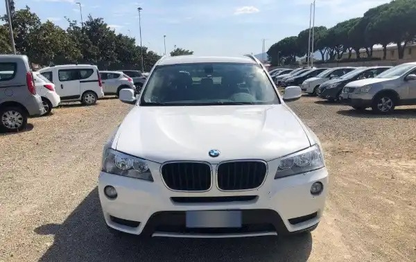 "BMW X3 sDrive18d Business aut."