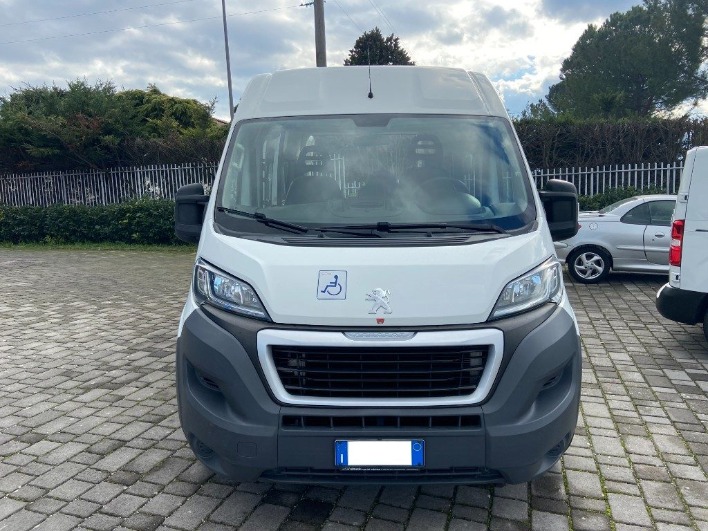 "PEUGEOT Boxer 333 2.0 BlueHDi\/130CV L2H2 Affaire Combi Comfort"