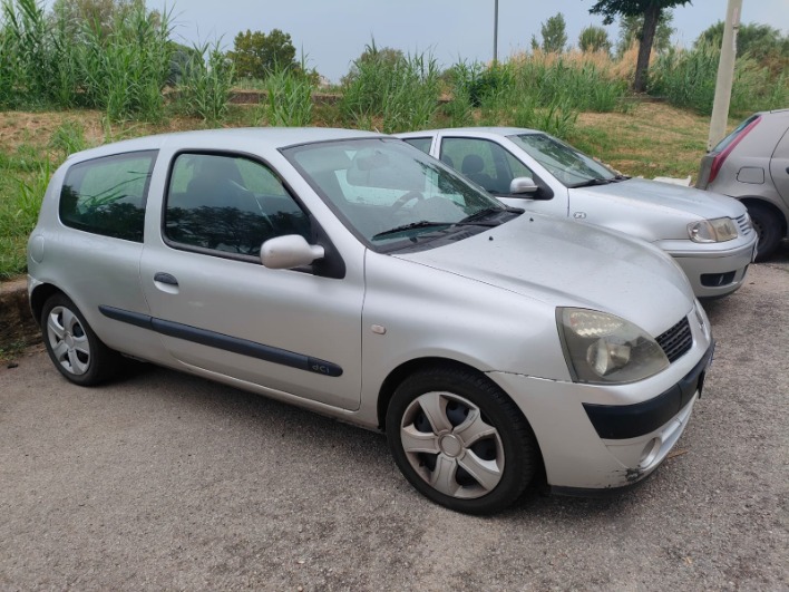 "Renault Clio 1.5 DCI 3 Porte 82 CV Anno 2005 Km 224000"