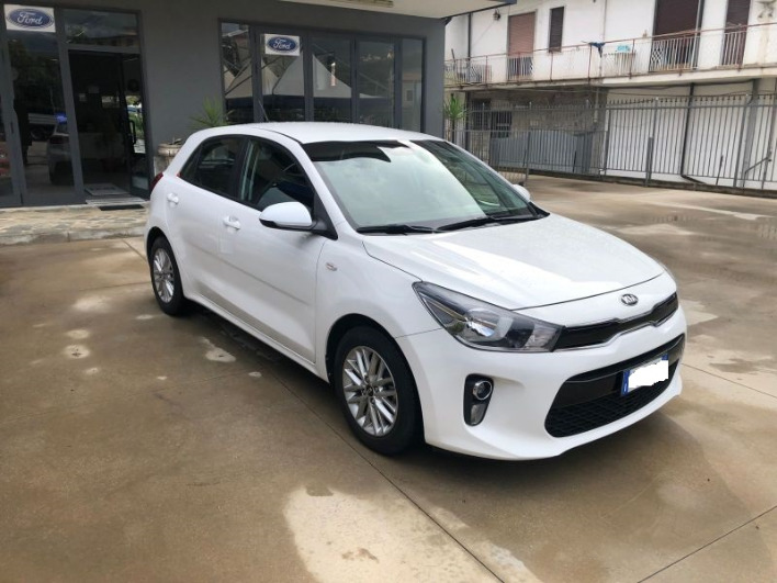 "Kia Rio 1.2i 84cv anno 2019"