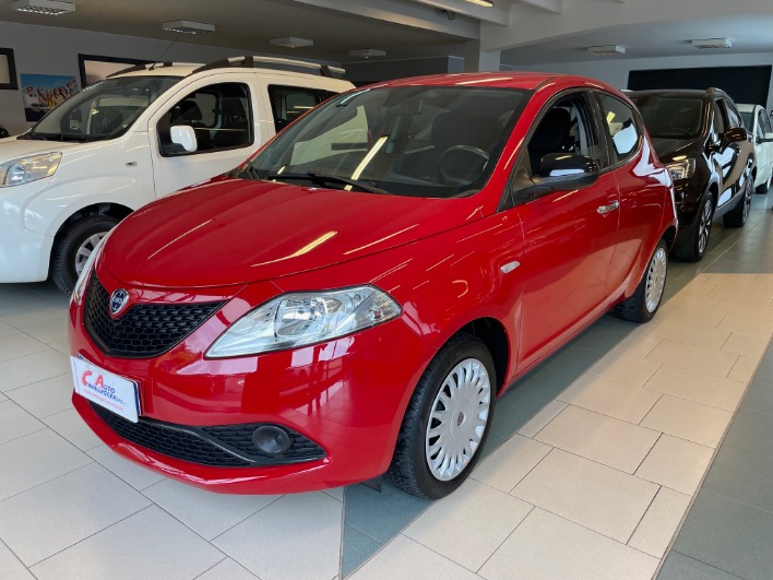 "LANCIA YPSILON 1.2 69 CV GOLD"