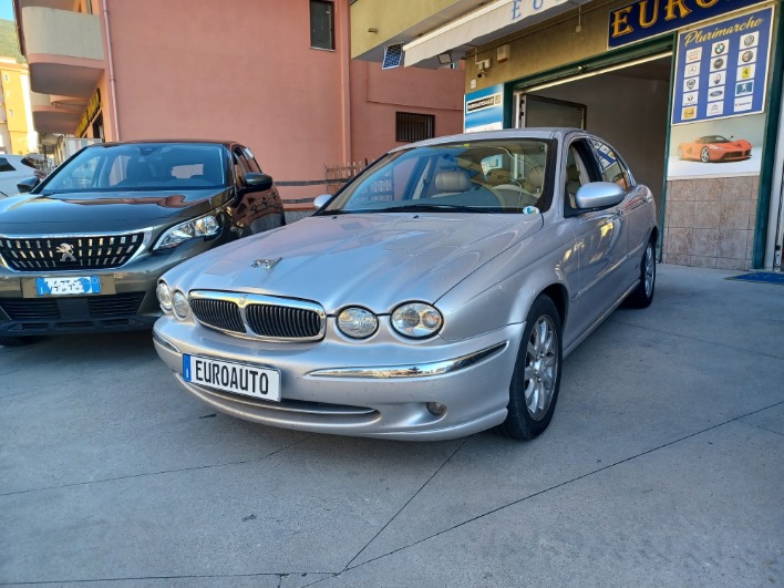 "Jaguar X-Type Jaguar X-Type 2.5 V6 24V cat Executi"