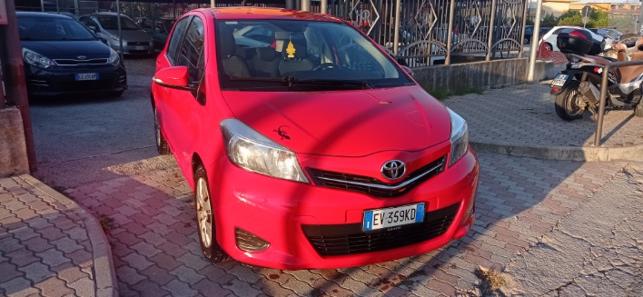 "TOYOTA YARIS 1.0 BENZINA 5 PORTE"