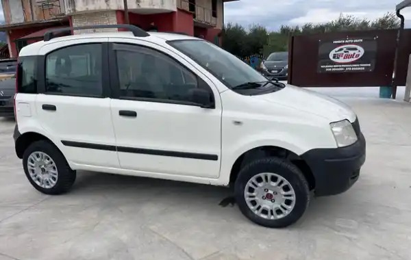 "FIAT PANDA 4x4"