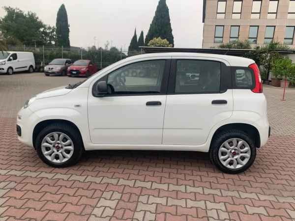 "Fiat New Panda 0.9 TwinAir Natural Power EASY GUIDABILE N"