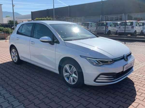 "Volkswagen Golf Golf 1.0 eTSI EVO LIFE 110cv HYBRID DSG AZIENDALE"