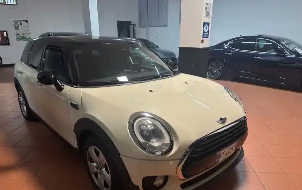 "MINI Mini Cooper D Clubman"