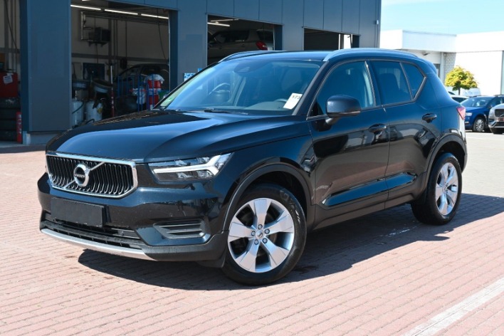 "2019 Volvo XC40 D3 MOMENTUM AWD LED NAVI"