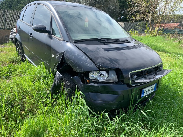 "Audi A2 x ricambi o intera"