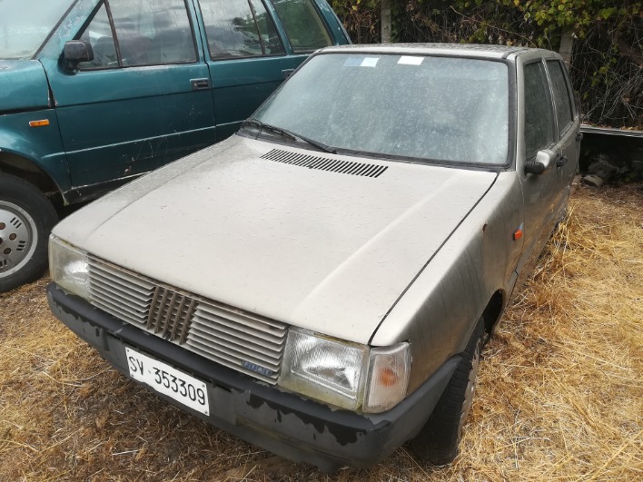 "Fiat UNO x ricambi"