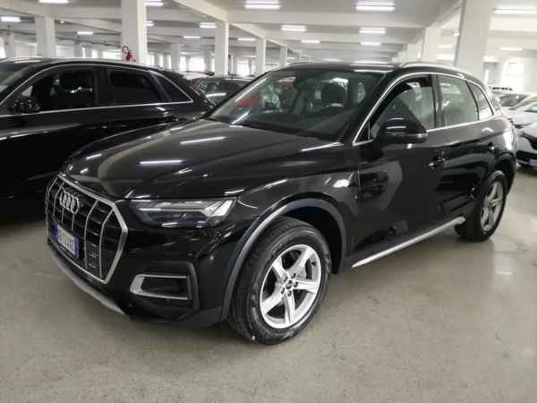 "Audi Q5 40 TDI 204 CV quattro S tronic Business Advanced"