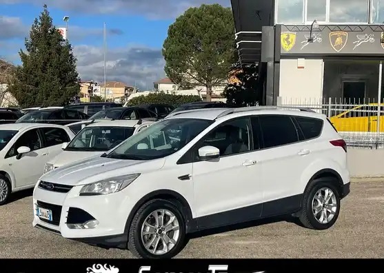 "Ford Kuga 2.0 TDCI 4WD automatico Titanium garanzi"