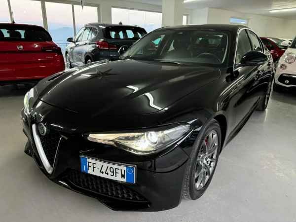 "Alfa Romeo Giulia Giulia 2.2 t Business Sport LaunchEdition 180cvaut"