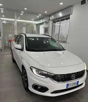 "Fiat Tipo 1.3 Mjt S&S SW Lounge. 11-2016 uni prop"