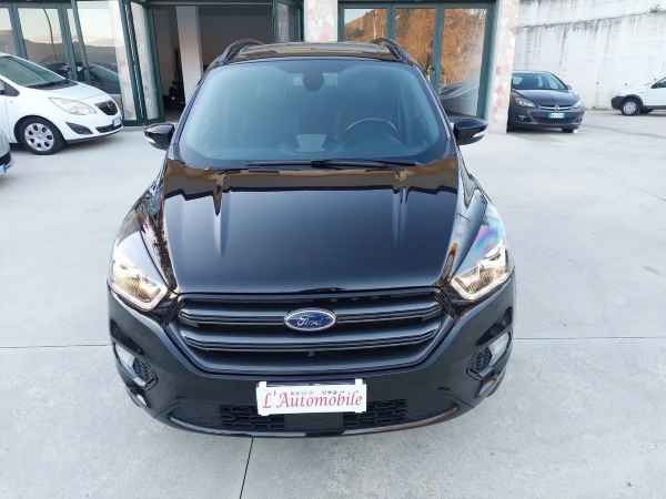 "Ford Kuga 1.5 tdci ST-LINE SOLI 91.000K"