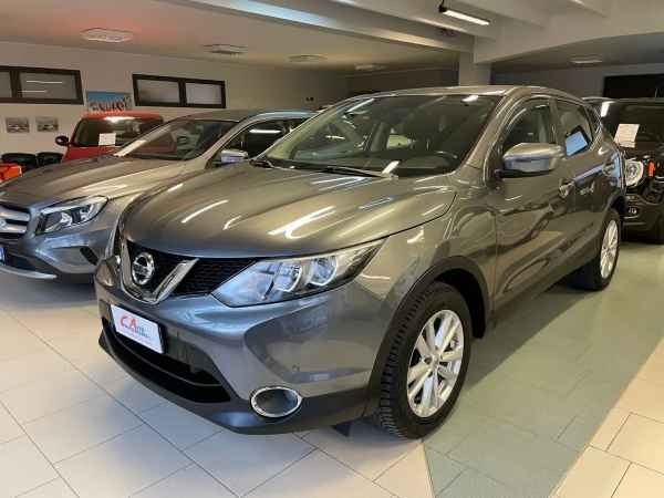 "Nissan Qashqai Qashqai 1.5 dci Visia 110cv E6"