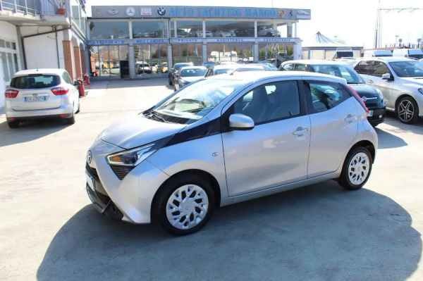"Toyota Aygo Connect 1.0 VVT-i 72 CV 5p. x-cool"