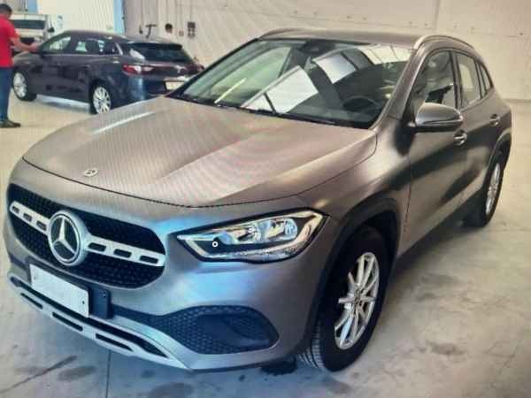 "Mercedes-Benz GLA 200 GLA 200 d Business auto"