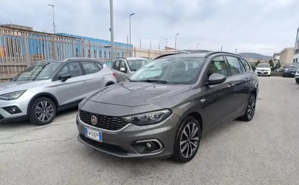 "FIAT Tipo 1.6 Mjt S&S SW Lounge"