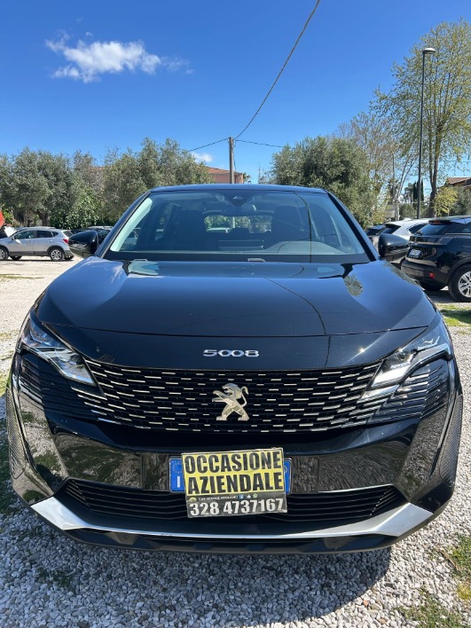 "Peugeot 5008"