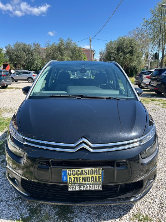 "2020 Citroen C4 Spacetourer citroen c4"