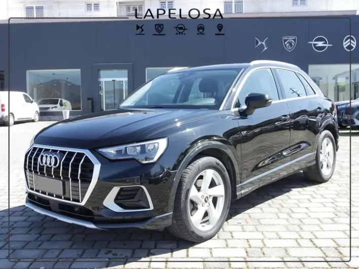 "Audi Q3 35 TDI Business Advanced"