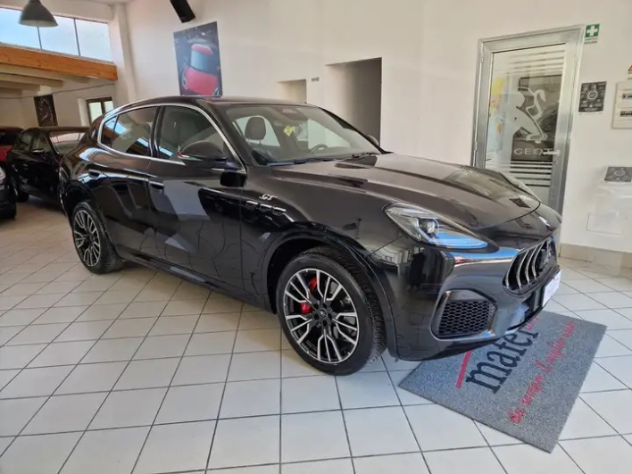 "Maserati Grecale 2.0 mhev GT 300cv auto"