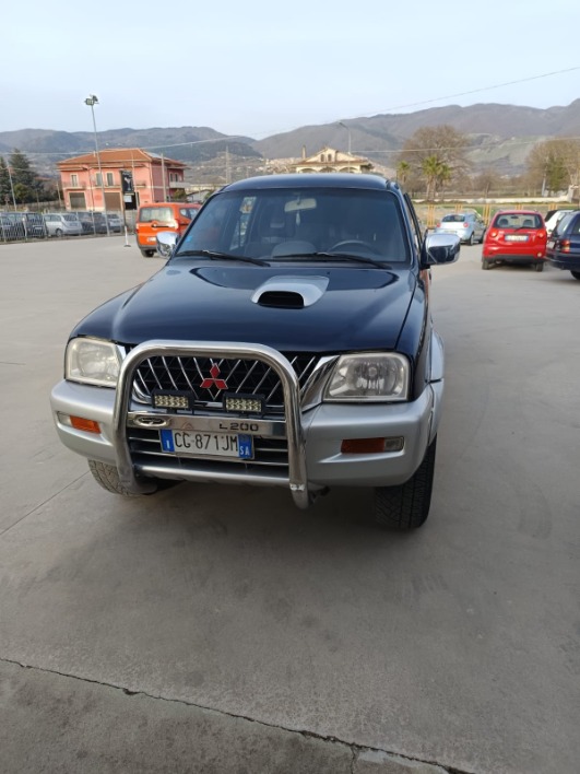 "mitsubishi L 200 2003"