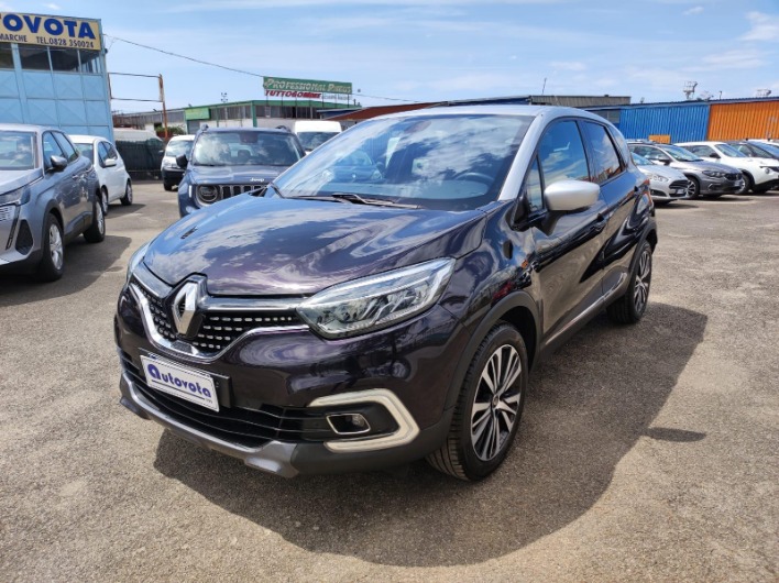"RENAULT CAPTUR 1.5 DCI 110 CV R-LINQ INITIALE PARIS"