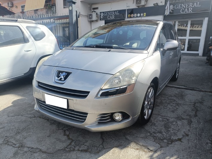 "PEUGEOT 5008 2.0 HDI ALLURE 7 POSTI"