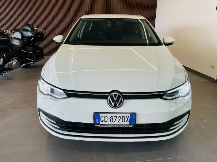 "Volkswagen golf 8 2.0 tdi 115cv"