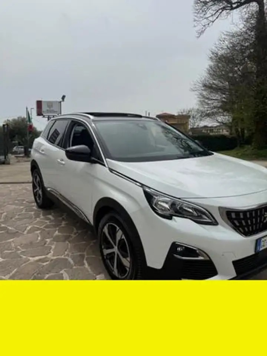 "Peugeot 3008"