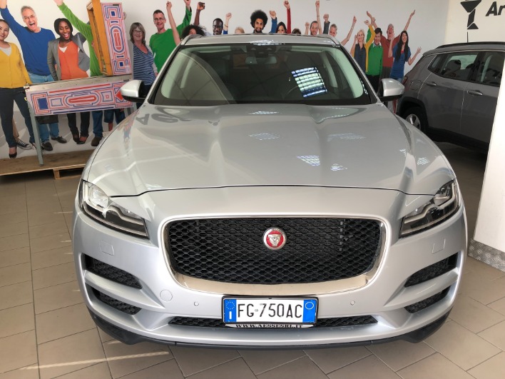 "Jaguar F-Pace 2.0D 180cv Prestige AWD"