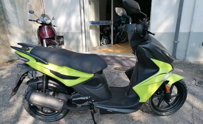 "Kymco Super 8 50 4 tempi"