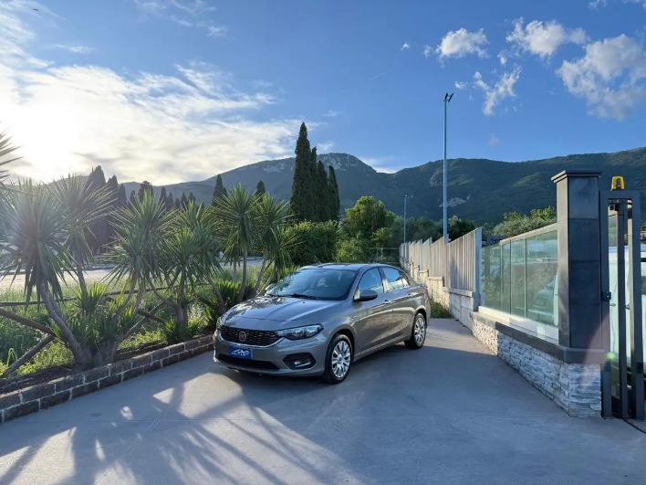 "Fiat Tipo 1.3 Mjt 4p. Lounge"