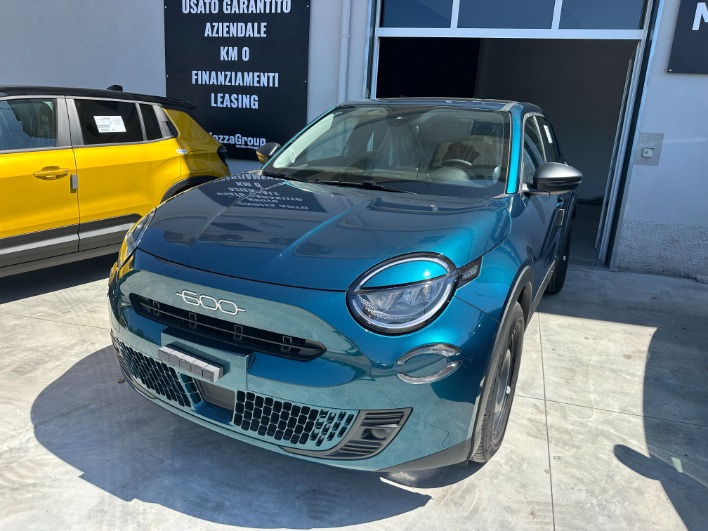 "FIAT - 600 600 1.2 hybrid 110cv automatica"