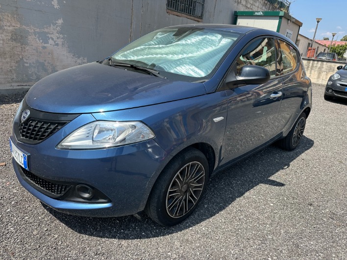 "LANCIA - Ypsilon1.0 70 Cv S&S Hybrid SILVER PLUS \"39000\""
