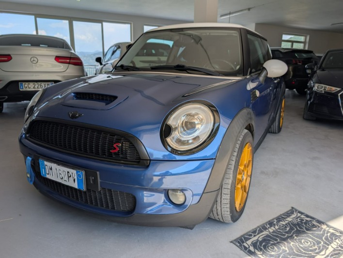 "MINI Cooper D Mini III R56 2007 Hatchback 1.6 Chili"